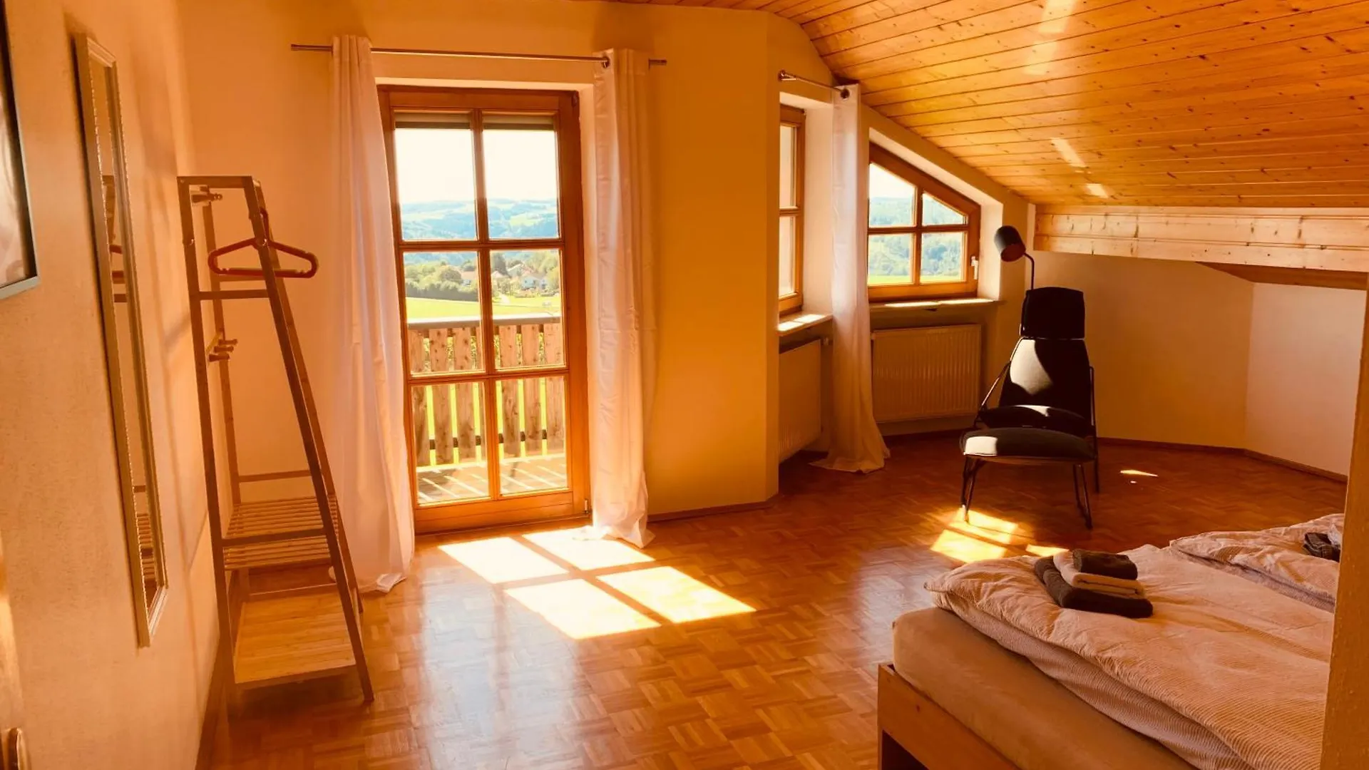 Adlerhorst, 4 Schlafzimmer, Blick In Die Alpen, Parkplatz Thyrnau 0*,