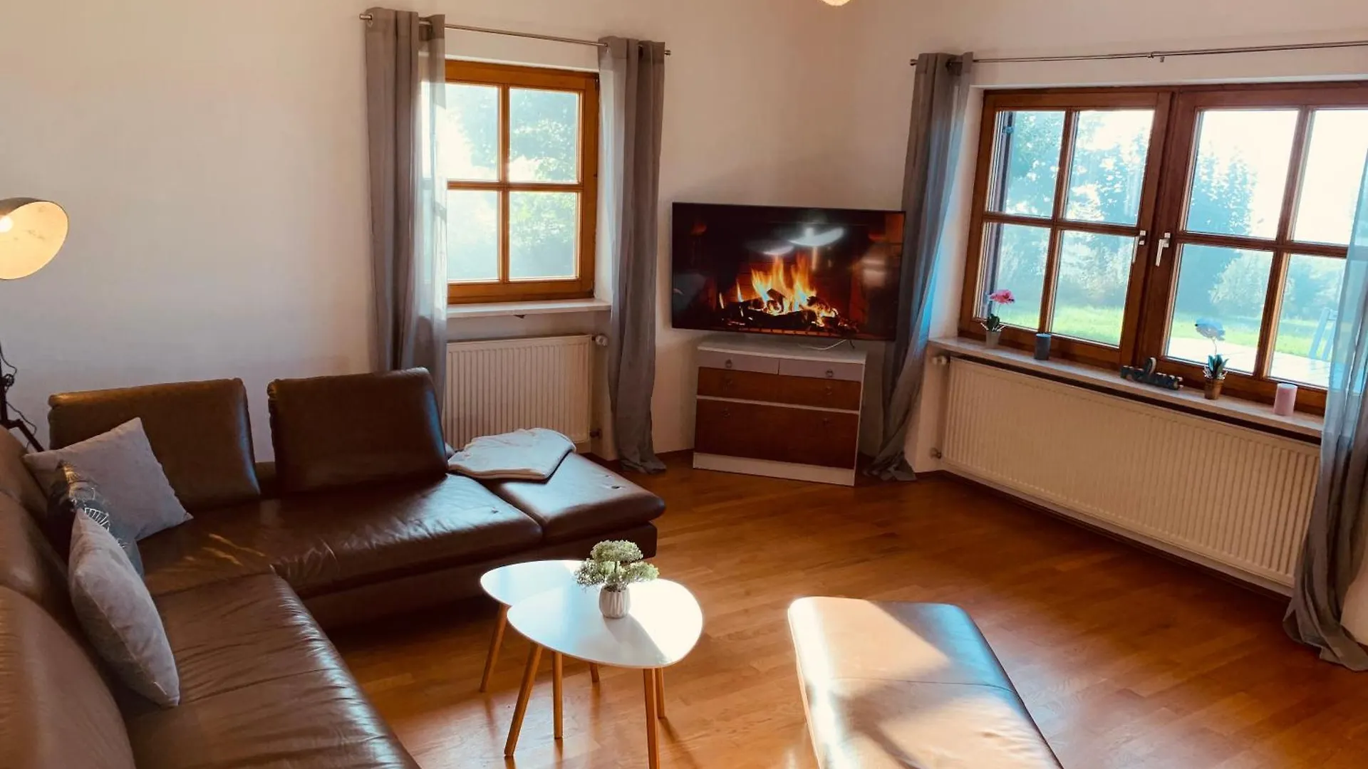Adlerhorst, 4 Schlafzimmer, Blick In Die Alpen, Parkplatz Thyrnau Holiday home